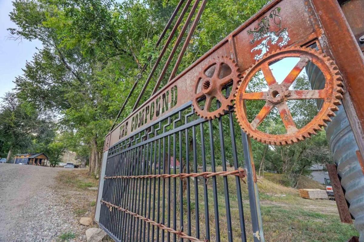 Red Rock Treehouse Unique In Old Colorado City Colorado Springs Dış mekan fotoğraf